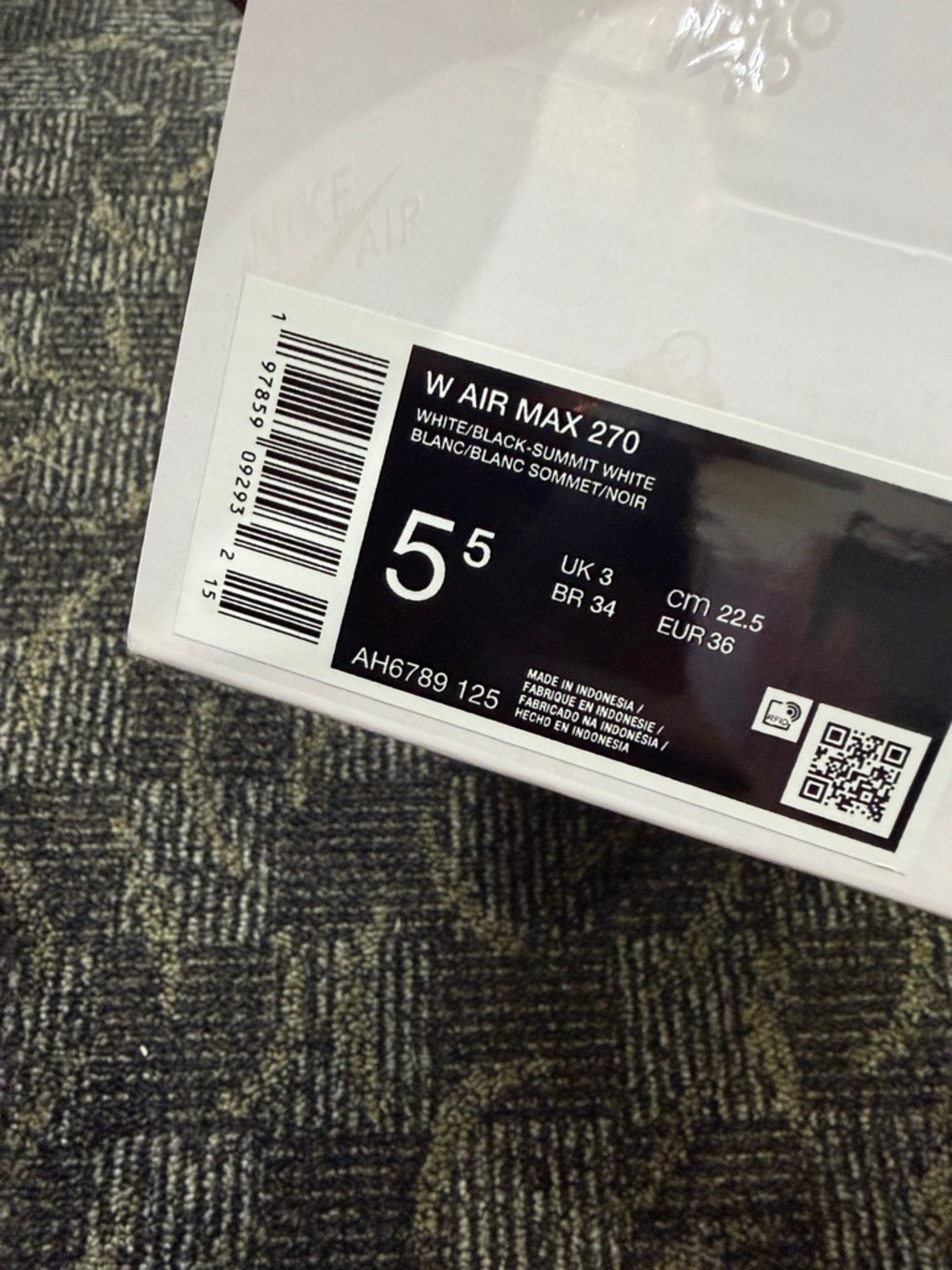 Nike Air Max 270 - Picture 12 of 15